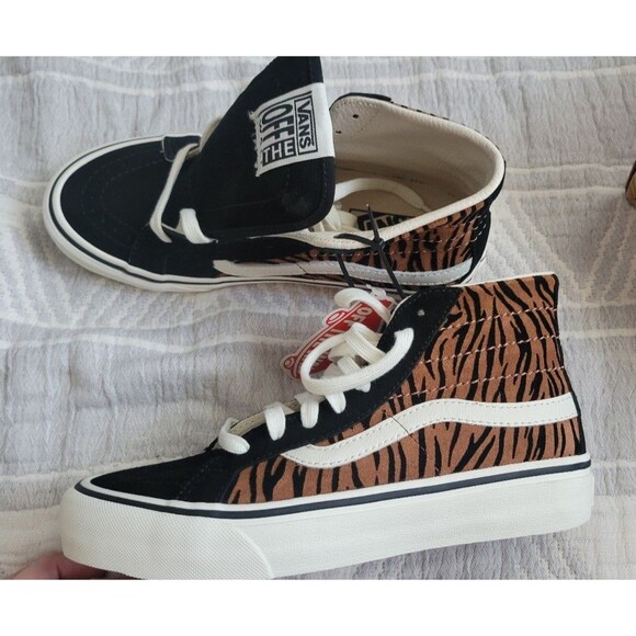 Vans Sk8-Hi 38 Decon S UltraCush – Animal Stripes Black/Marshmallow Size 6 W NWT - Picture 1 of 4